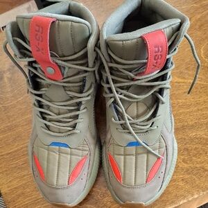 Puma High-Top Sneakers - Olive and Red_1